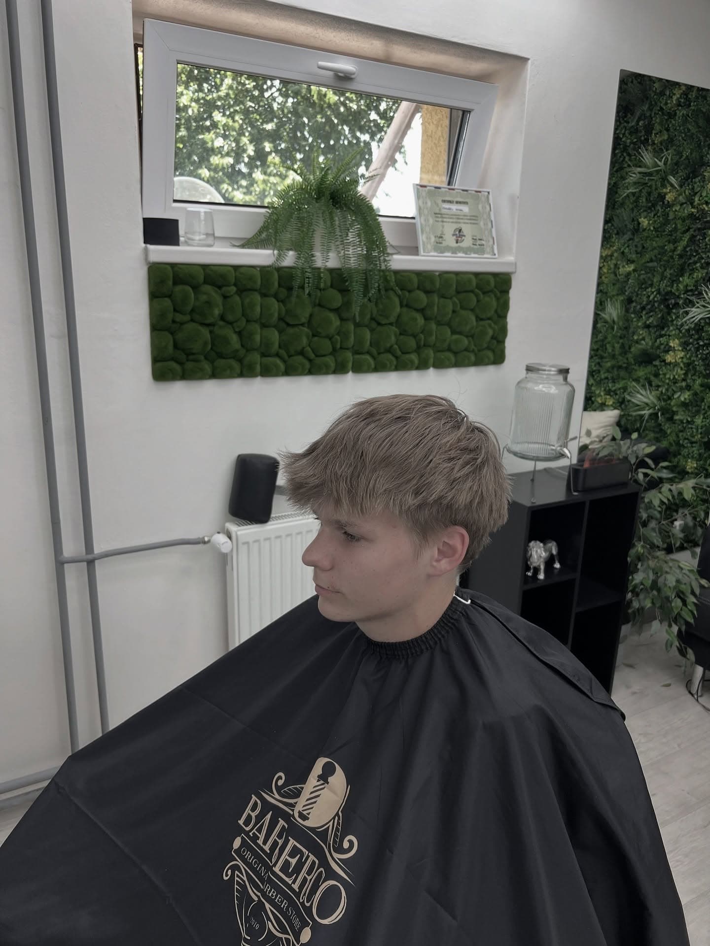 Střih vlasů - před